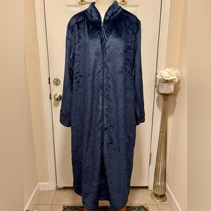 Secret Treasures Women's Plus Traditional Plush Full Zip Robe NWT 2X PLUS SIZE